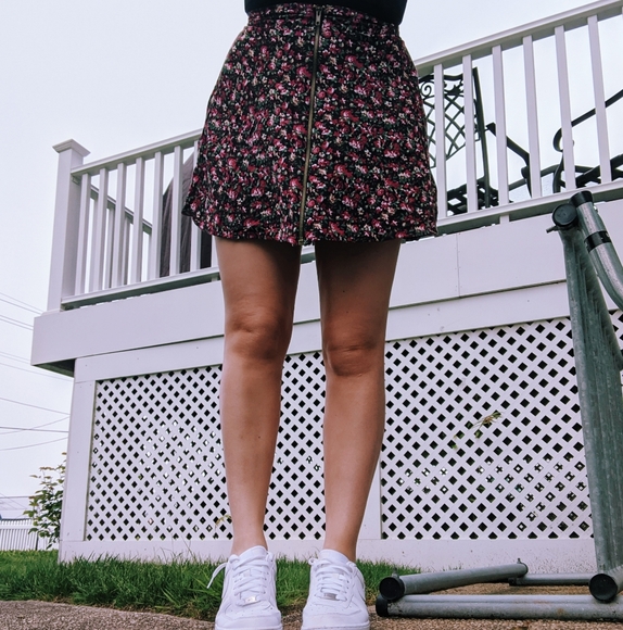 Pins & Needles Dresses & Skirts - Urban Outfitters Floral Skater Skirt